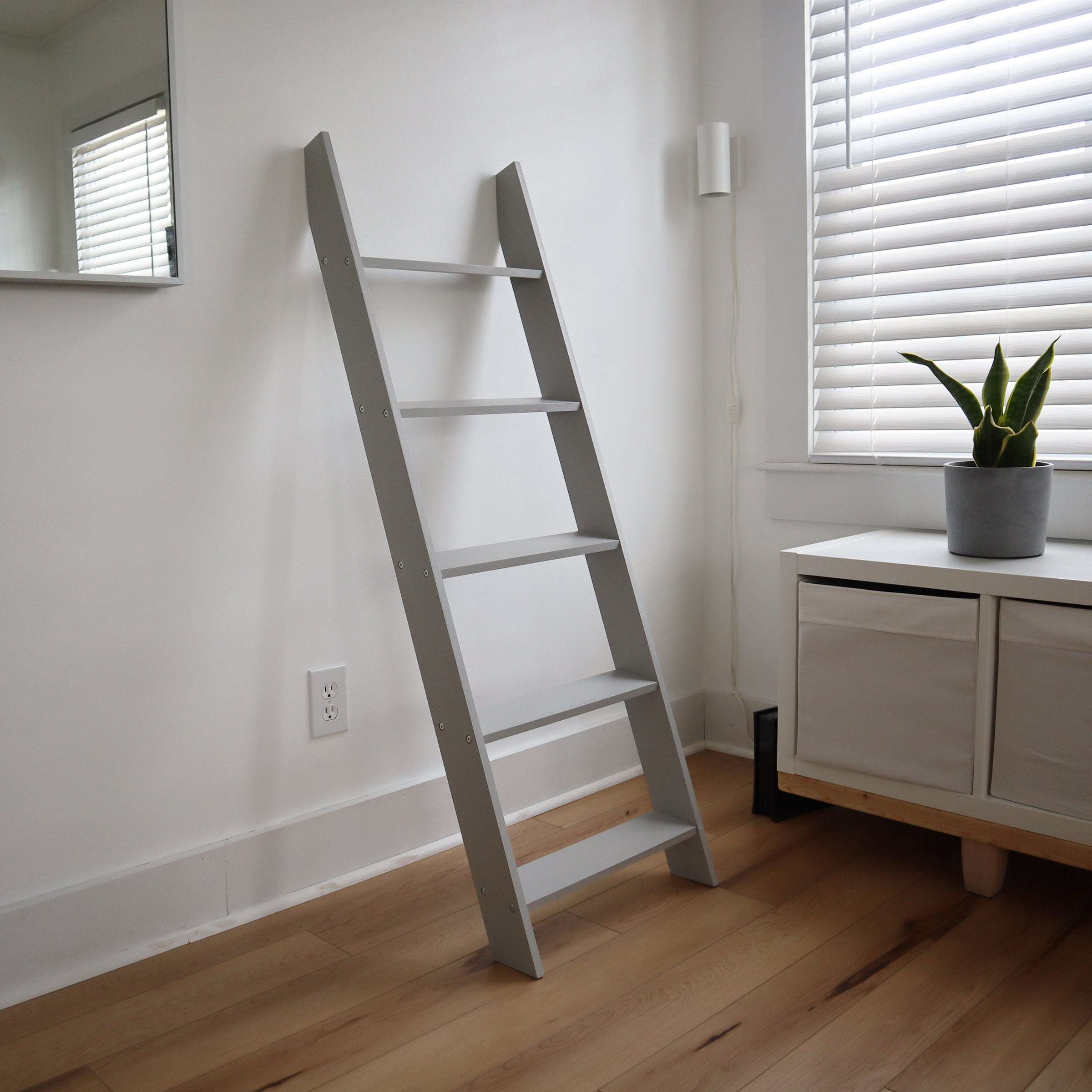 Milltown Merchants Blanket Ladder Grey